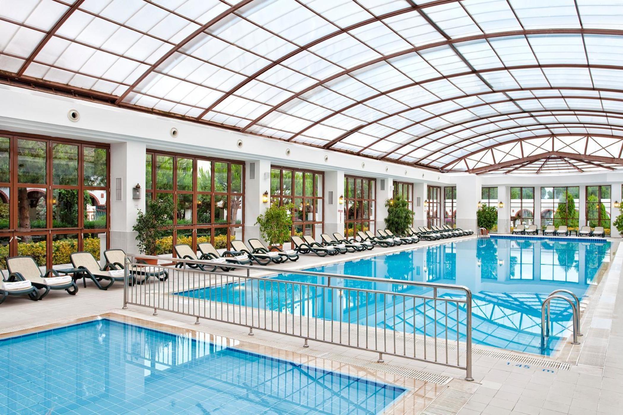 Kremlin Palace Antália Exterior foto Indoor pool