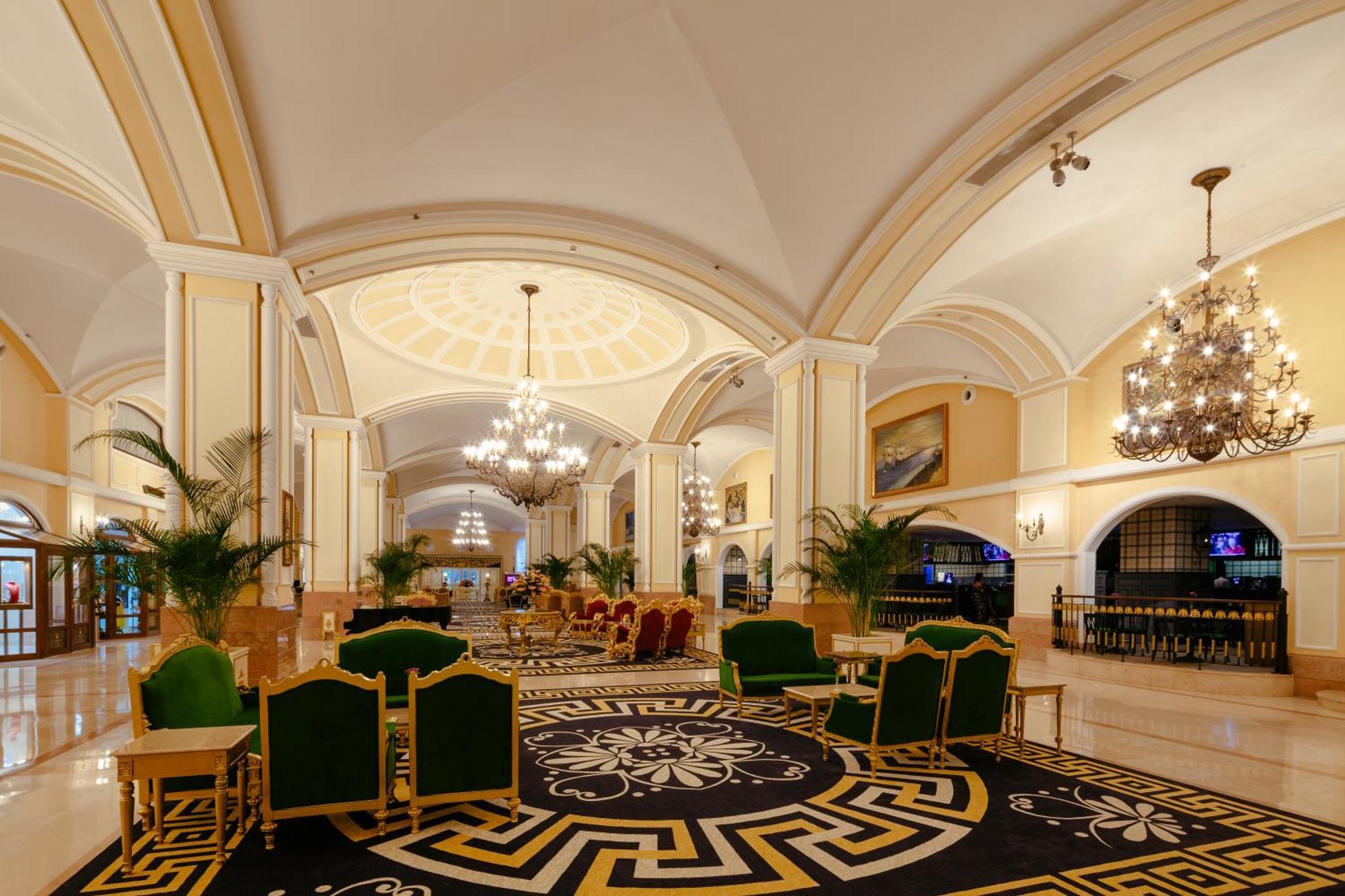 Kremlin Palace Antália Exterior foto Lobby